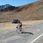 Raffaele Caramaschi, del cad Bam Bicycle, raggiunge Passo Gavia
